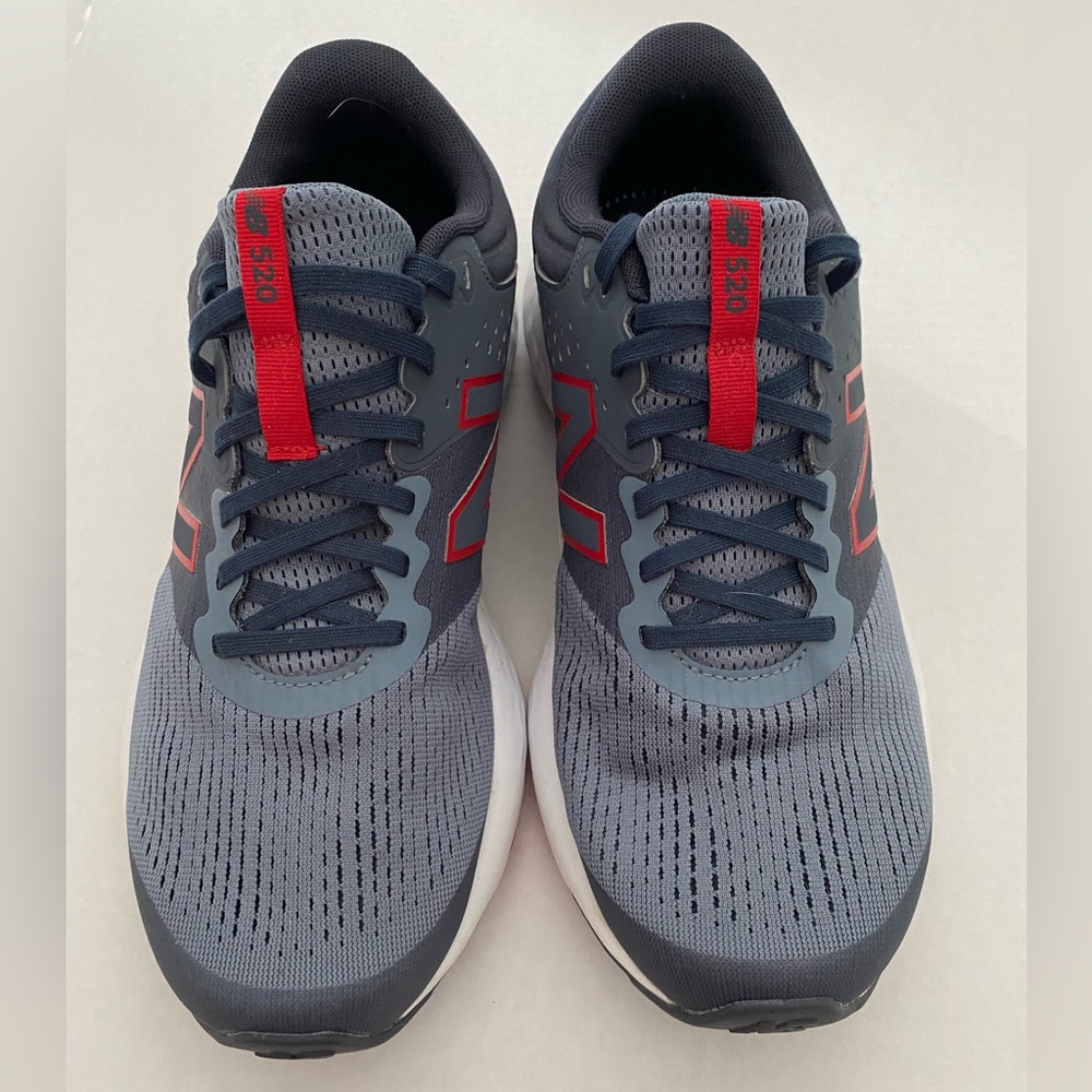 Men’s New Balance 520 Shoes size 9.5